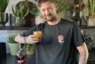 Jan Willem Huffmeijer met Old Fashioned cocktail met The Dalmore 12 yo whisky